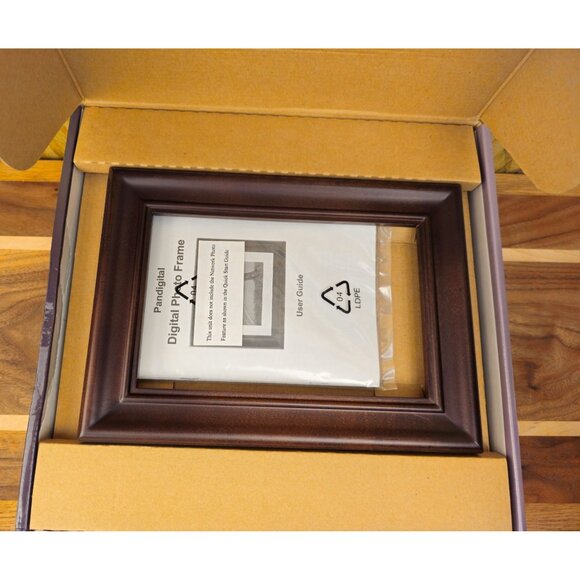 Pandigital 7" Digital Photo Frame With Touch Sensor Technology 1GB Internal Memo - Picture 2 of 7